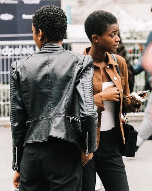 春天要选的第一件衣服，不妨从外套入手，20款街拍单品很精彩