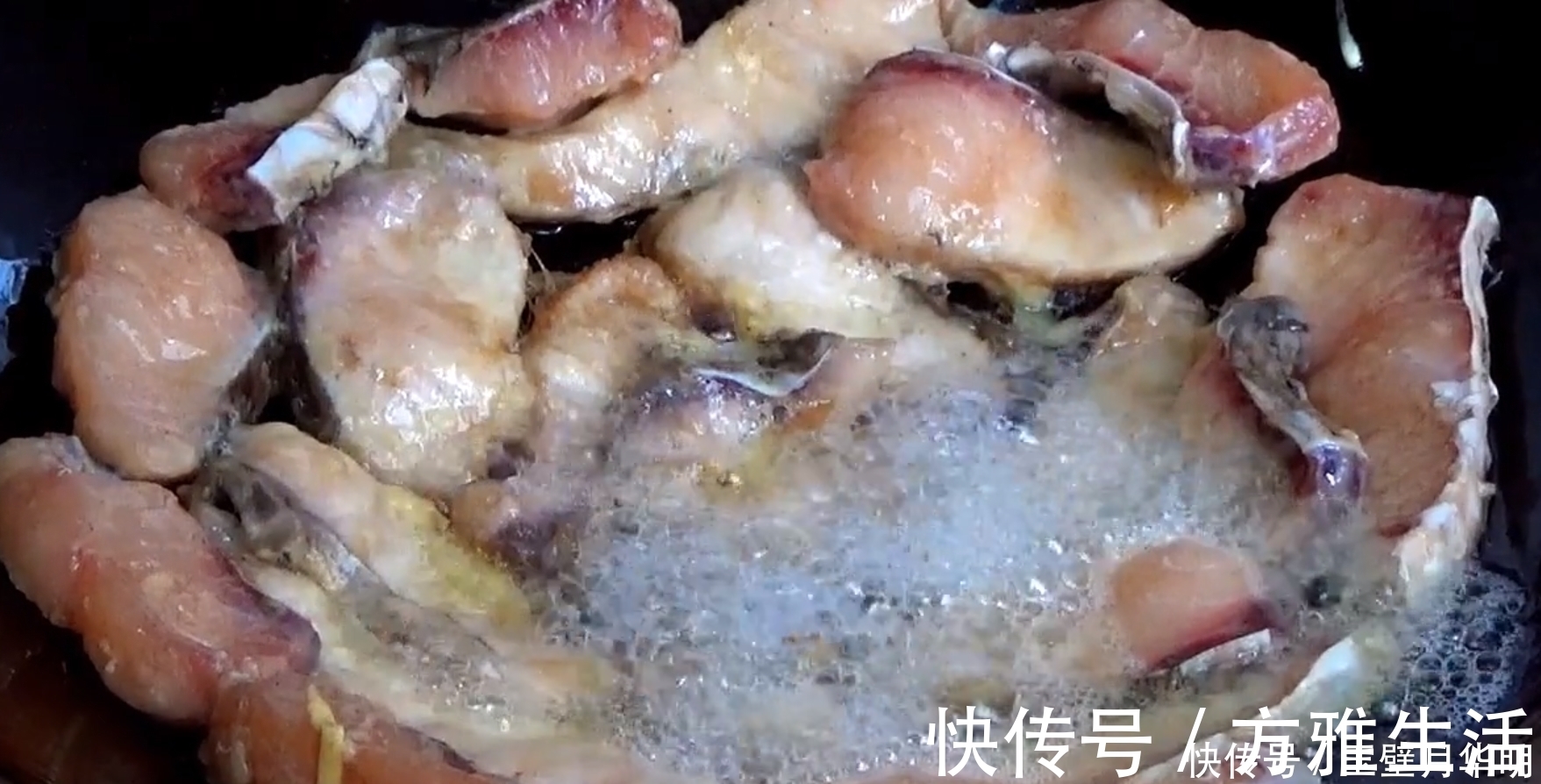 草鱼百吃不厌的做法，鱼肉鲜香无腥味，下酒又下饭，比烤鱼还好吃