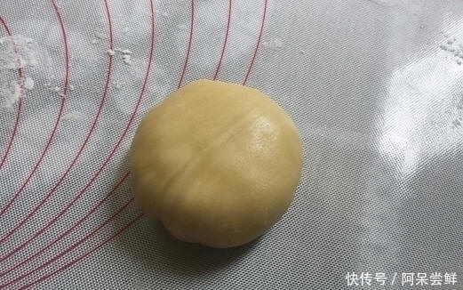 中秋月饼不用买了，教你月饼做法，一看就会，干净卫生又好吃