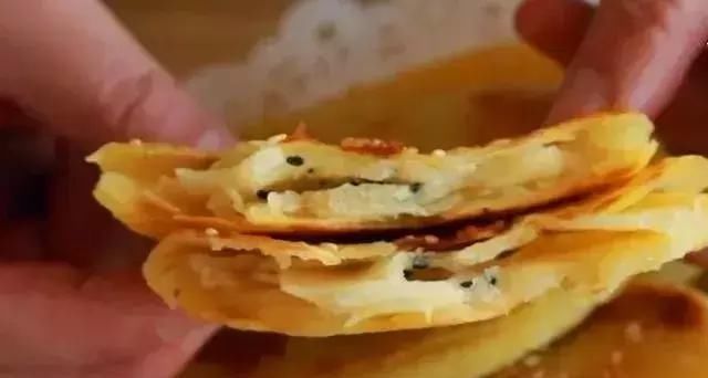 全家|糖酥火烧新做法，外表酥脆里面暄软，三分钟就能出锅，全家都爱吃