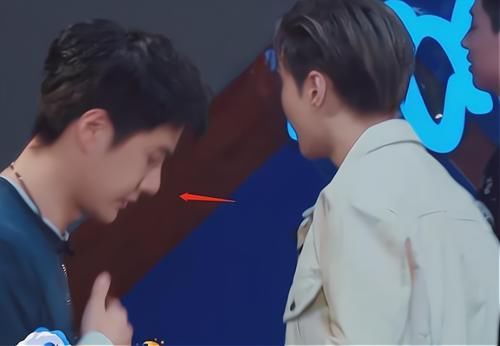 這就是街舞|《街舞4》深夜錄火鍋局惹爭議，粉絲心疼王一博，網友嫌棄事太多