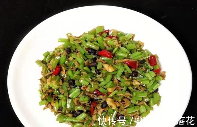 秋季多吃空心菜,试试这种新吃法,营养又美味,营养均衡特解馋!