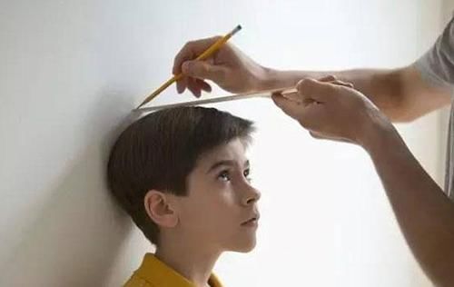 有这些特征的孩子难长高，父母早知道早干预，超过14岁就迟了！