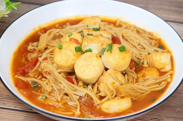 豆腐|豆腐搭配金针菇这样做,简单又美味,上桌家人都爱吃,给肉都不换