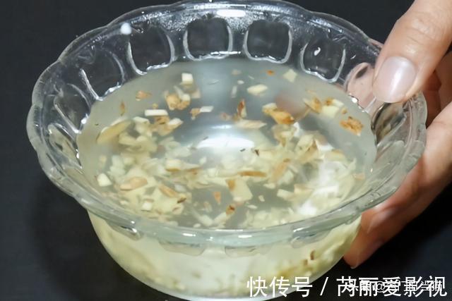 碎末状|把牙膏挤在生姜上,作用太厉害了,解决了很多家庭的烦恼,快学学