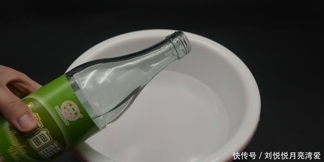 杀菌|每天用清水洗筷子,比没洗更脏,教你一招,筷子干净又杀菌,真棒