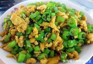 女性30不想老的快,多吃此菜,皱纹消除了,大肚子小了,睡眠棒