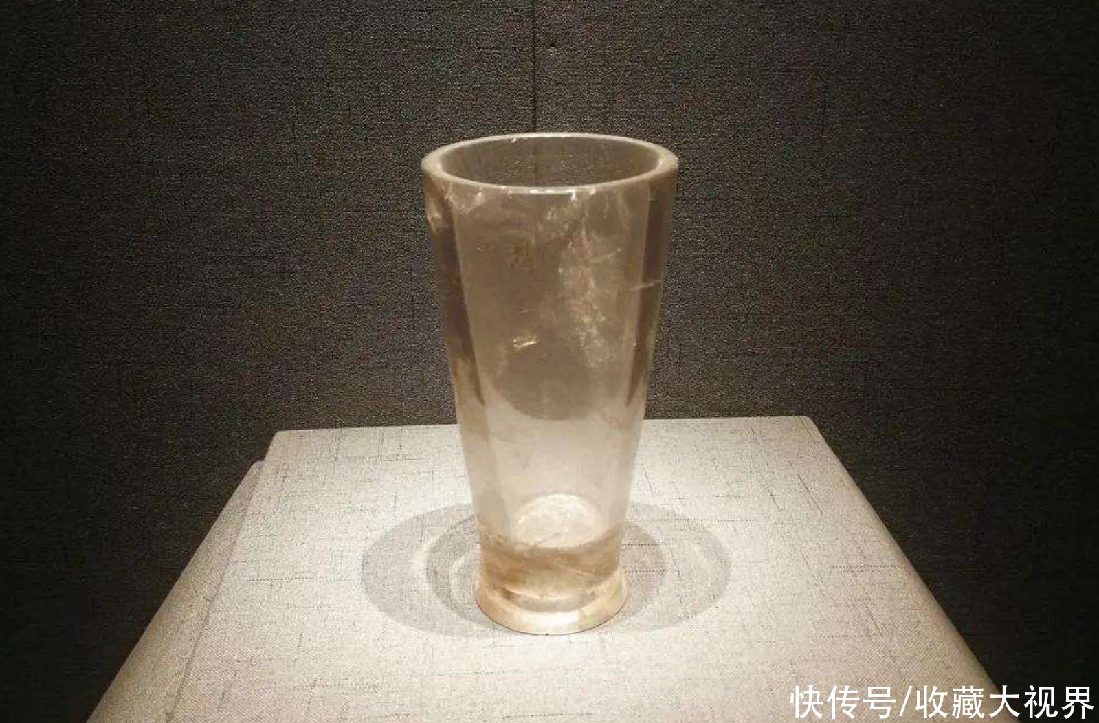  差点|刚出土时差点被扔掉！这件2500多年前的国宝为何像现代水杯？