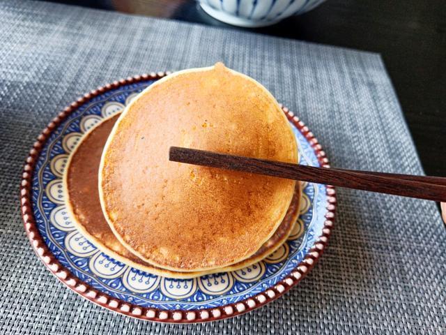 老两口的“轻食”早餐,简单又美好,网友有仪式感的生活