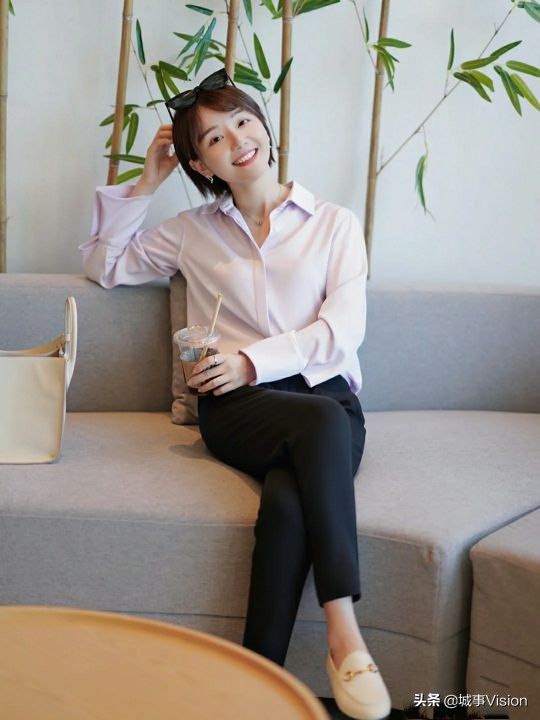 休闲|休闲职场充满能量的白衬衣应该怎么搭?设计划规师分享干货