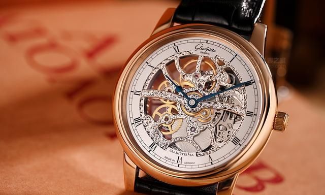 议员 德表,总是美得别出心裁