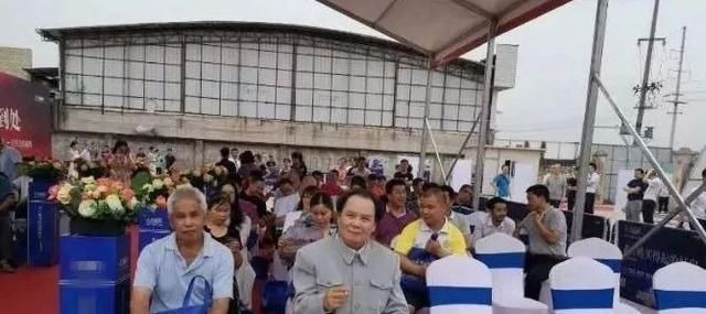 网红|老汉21年生下15个孩子,75岁成网红,如今一家人生活怎么样