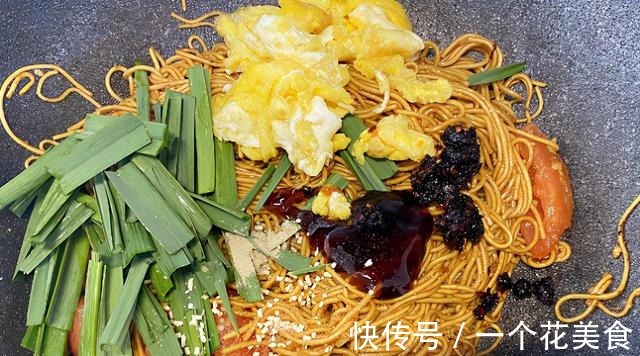 拿挂面做炒面,煮完就炒是大忌,多加2步,根根分明不坨还不粘锅!