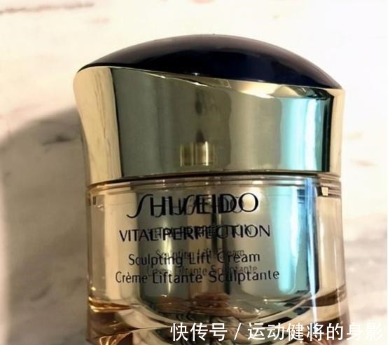 雅诗兰黛 网友极力推荐的面霜倾献肌本活力源,美白补水,让肌肤之美延续!