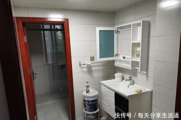 硬装结束刚清理完现场,家具还没送到就很漂亮了,朋友一致点赞!