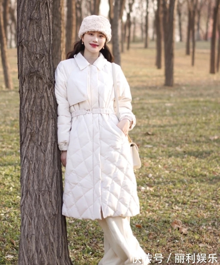 阔腿裤 为什么劝你穿羽绒服少配打底裤,看看今年流行的这4条裤子,多美
