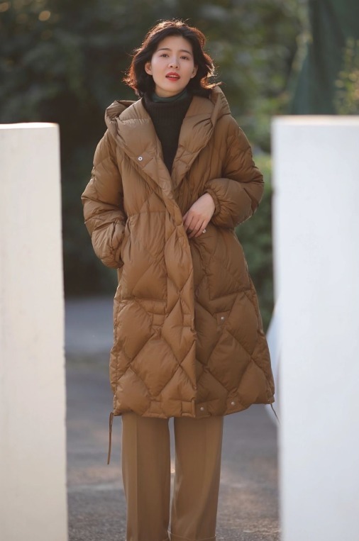 打底衫|入冬第一件羽绒服,一定要这样穿,越简单越高级!