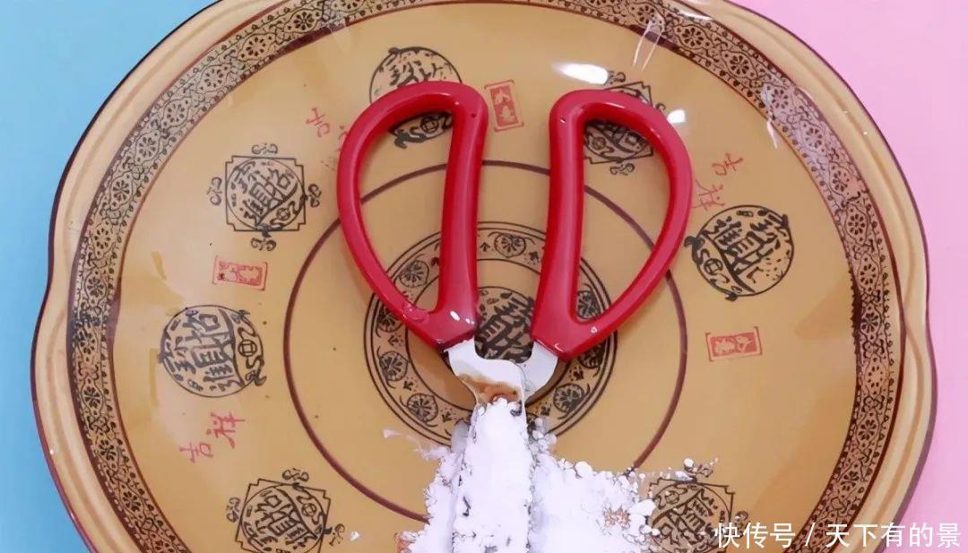 剪刀不管多钝都不要扔,教你一招,剪刀立马锋利如新,简单又实用