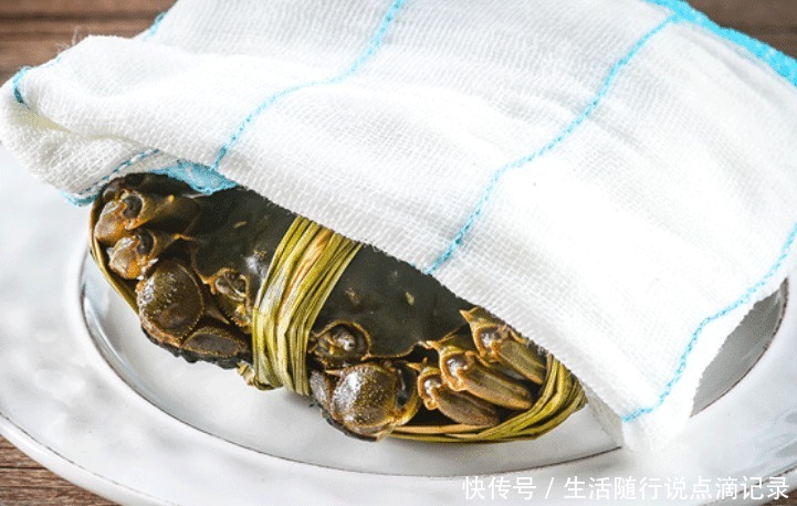 方法|保存螃蟹,不要直接放冰箱!老渔民教你简单方法,放7天还是活的