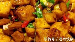 宫爆豆腐,外酥里嫩，酸甜开胃又下饭，比宫保鸡丁都好吃