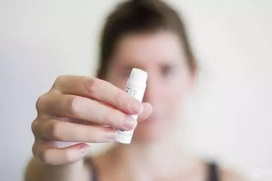 用不完的唇膏千万别丢，可是化妆神器！