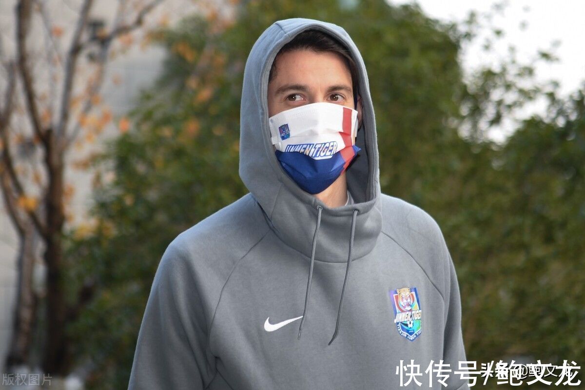 球队|全员抵达！津门虎进驻赛区 首战重庆誓全取三分