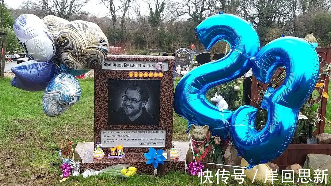 亚丝娜|父母将95后儿子的墓碑,制作成《游戏王》卡牌:死后再遇二次元?