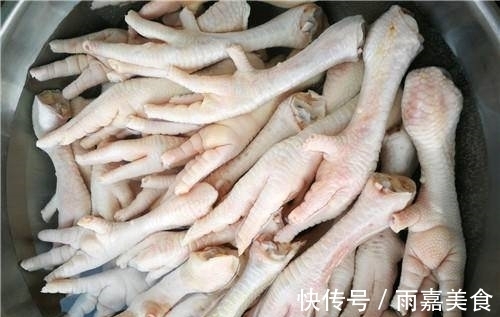 销魂软烂入味,越嚼越有劲,做零食吃,既美容又解馋!美味