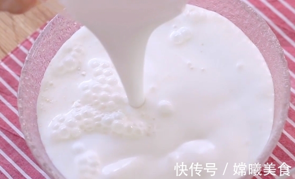 晶莹剔透|我家紫薯不蒸也不煮,简单2步做成千层糕,软嫩Q弹,好吃停不下来