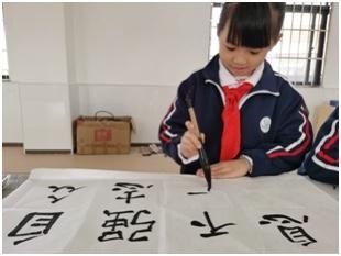  小学|万江第二小学举行体育艺术节绘画和书写比赛