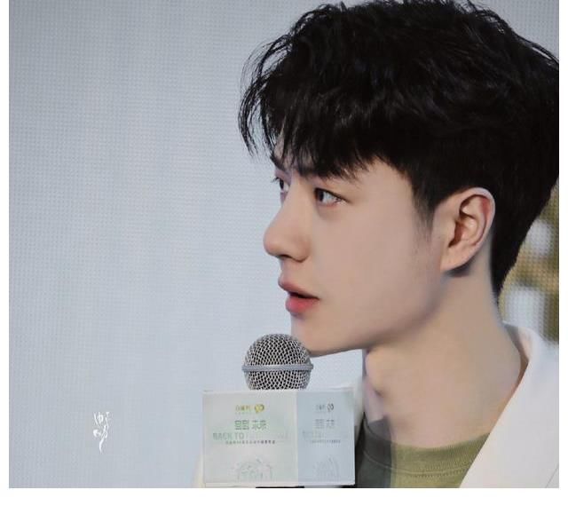 好意外！王一博电台更新，积极营业却被网友调侃：过于活跃了