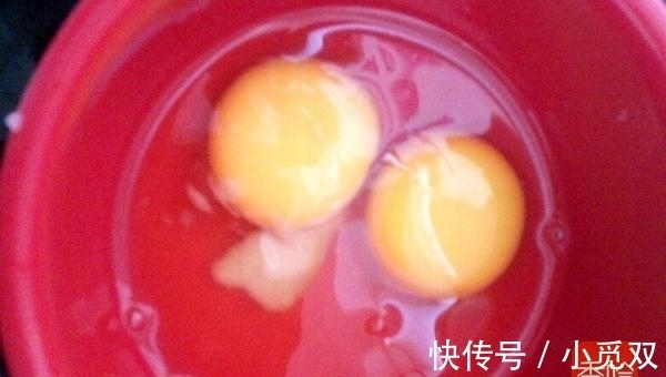 鸡蛋蒸豆腐|两个鸡蛋放进豆腐里蒸一蒸, 5分钟后, 不爱吃鸡蛋的孩子吃的特开心!