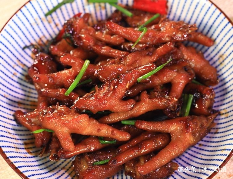 鸡爪|酱香软糯肉质软烂，含丰富胶原蛋白，都超爱一口一个吃一次都不够