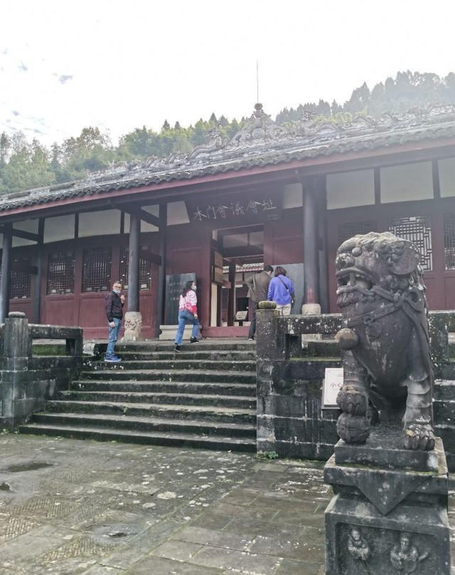 建筑|四川有一宝藏寺庙，距县城20公里，最好乘摩的前往，看点十足！