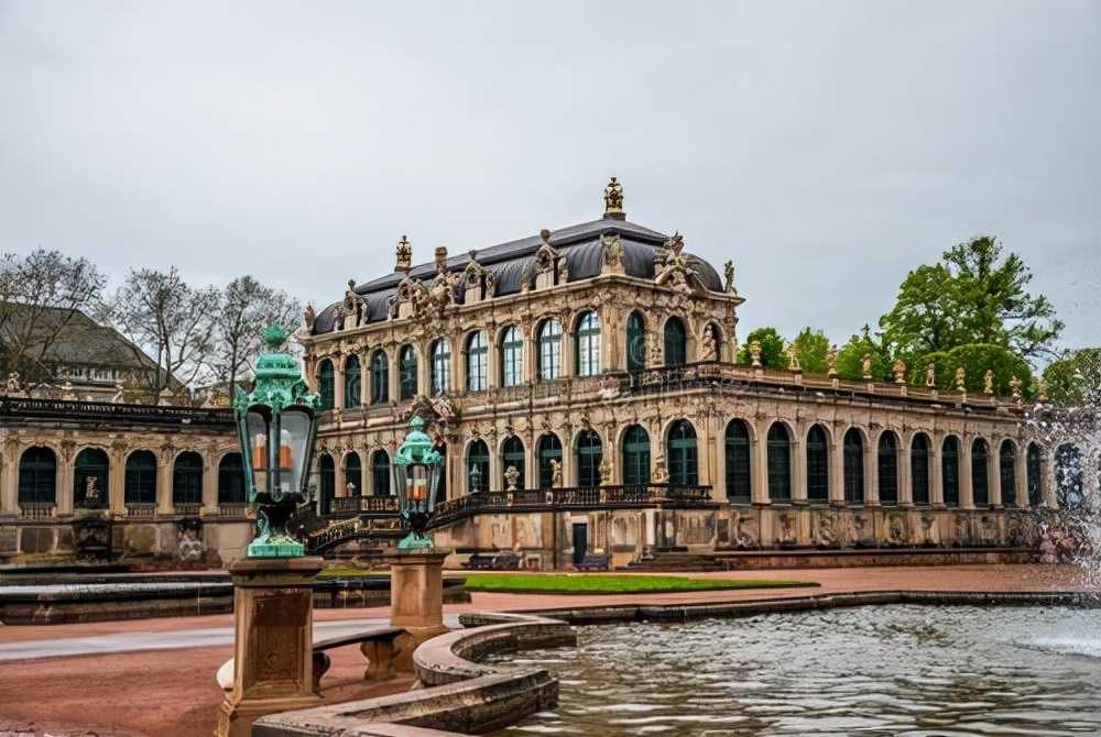 最古老|英国出土“谜”样的木牍,上面涂有蜂蜡,被称为古代高科技画写板