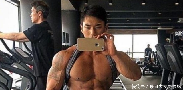 差别|当肌肉男停止训练6个月,小伙晒出前后变化图,网友:差别真明显