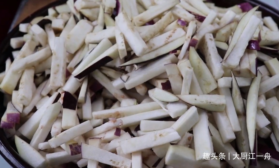 腌茄子的季节到了,一次腌制20斤,开胃又下饭,吃一年不怕坏