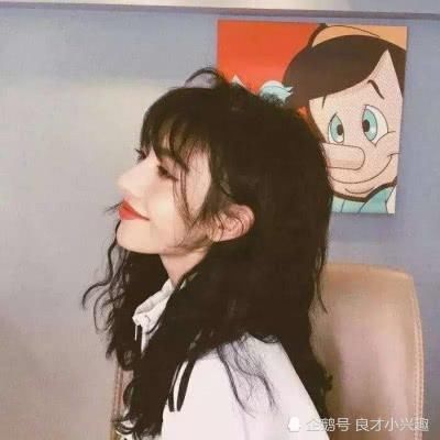 经常“被人暗恋”的3种女孩,自以为“长得丑”,实则男生特心动