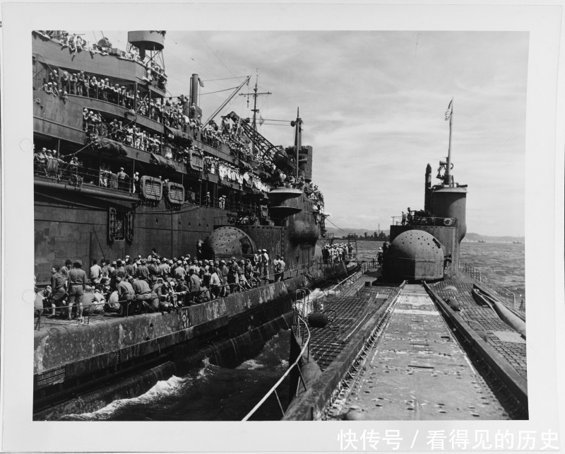老照片|珍贵二战老照片 日本潜艇部队向美军投降