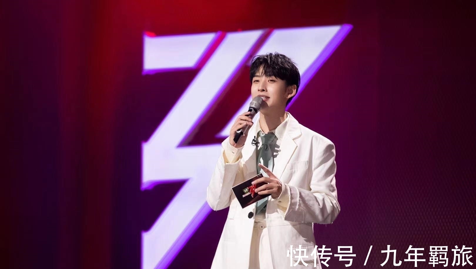 爆款|加盟多档爆款综艺,大型活动展现神级救场:齐思钧是何来头?