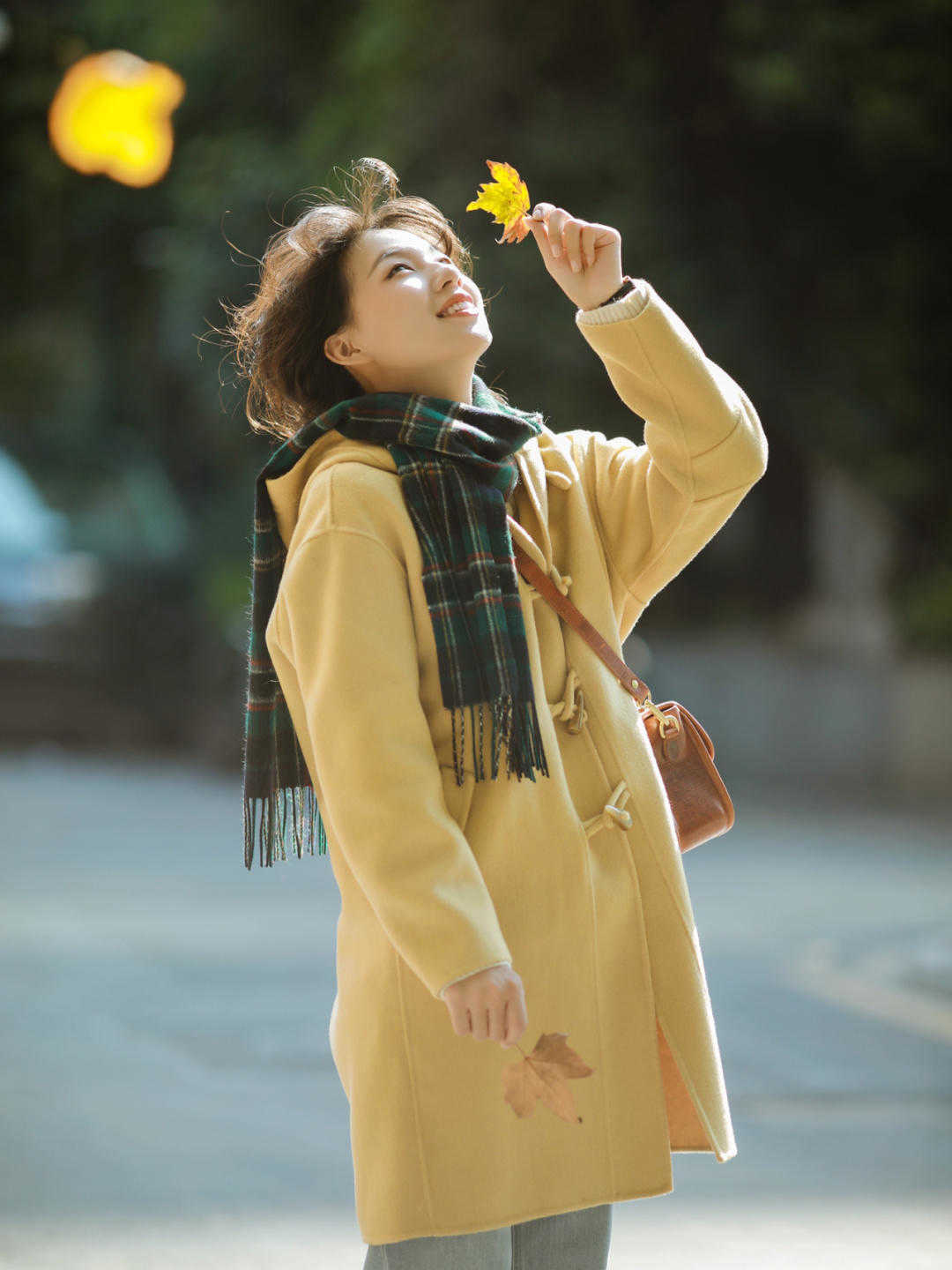 时尚博主 不露腿的秋冬穿搭来喽,大衣搭配牛仔裤保暖舒适,时髦又显气质