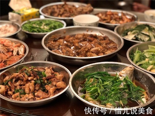 老公请朋友吃饭，我下厨做了一桌菜招待，临走时他却说出这种话！