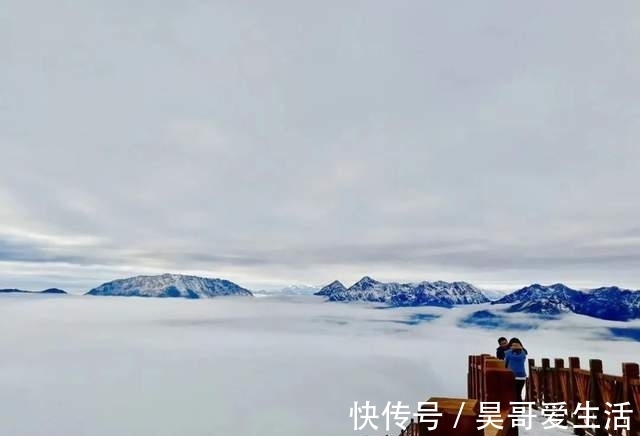 达瓦更扎|「达瓦更扎」观一场雪山云海盛宴