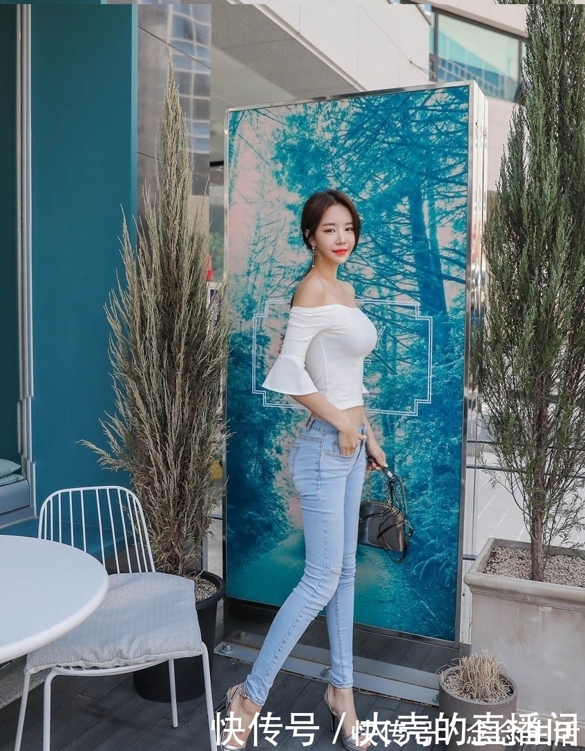 时尚穿搭 时尚穿搭:穿起来非常有线条感的牛仔裤,真是青春靓丽。