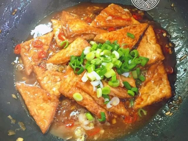 金黄嫩滑的焖煎豆腐,味蕾蠢蠢欲动了