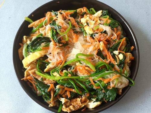 春天，碰到这菜我从不放过，人称“营养模范生”，春天吃正鲜嫩