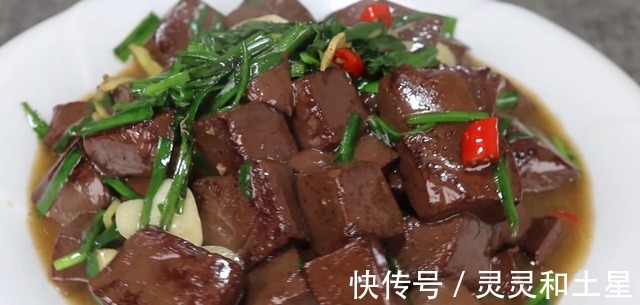 腥味|炒猪血,好多人上来就做错了,教你正确做法,猪血滑嫩无腥味!