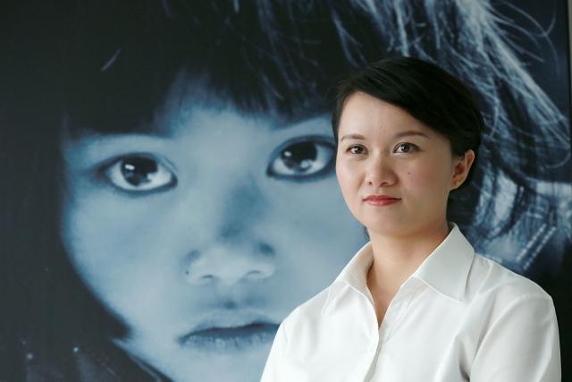 解海龙@30年前,那个希望工程“大眼睛女孩”被国家大力培养后,现状如何?