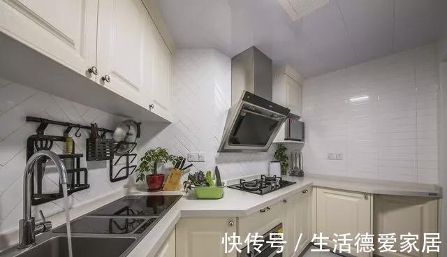 衣柜|太聪明了！卧室衣柜这样装，梳妆台都不用买了！