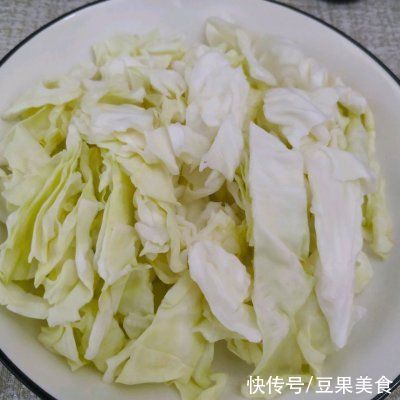 绿甘蓝|减脂美味兼得！蒜香包菜(绿甘蓝）炒蛋，低盐低卡，巨好吃
